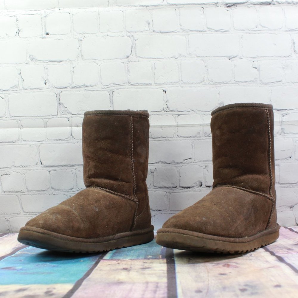 UGG Classic Short Twinface Sheepskin Brown Suede Winter Boots Size 8 - Picture 3 of 9